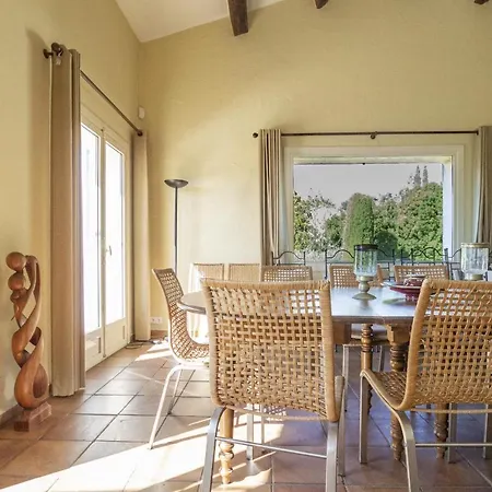 Mouramour Villa *