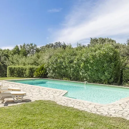 Mouramour Villa *